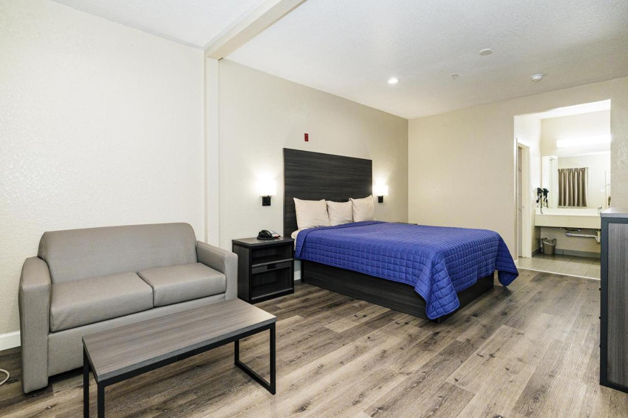 Winchester Inn And Suites Humble/Iah/North Houston Exterior photo