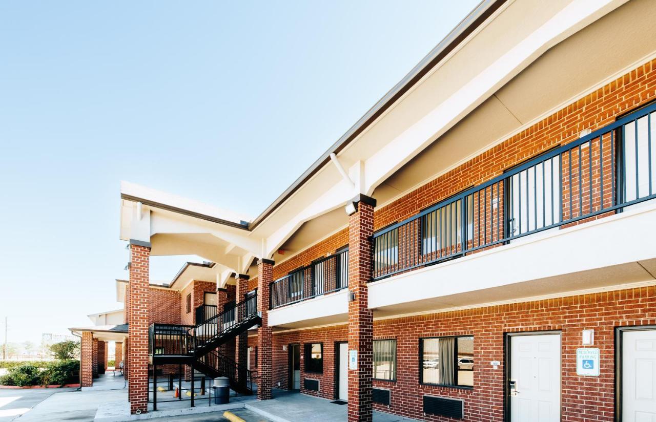 Winchester Inn And Suites Humble/Iah/North Houston Exterior photo