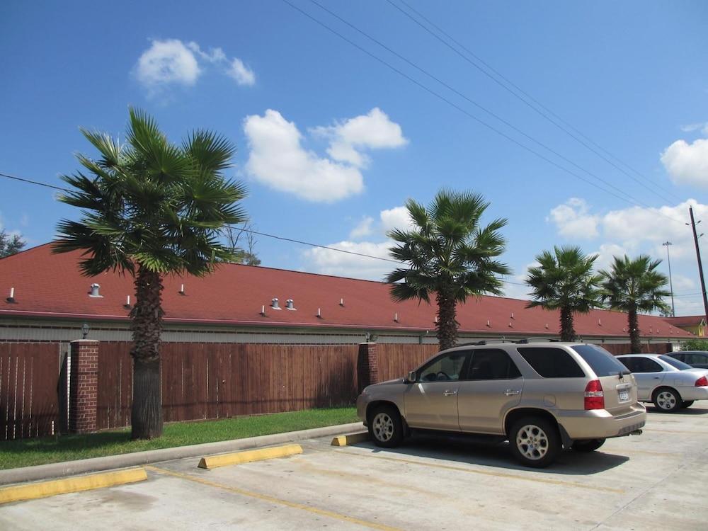 Winchester Inn And Suites Humble/Iah/North Houston Exterior photo